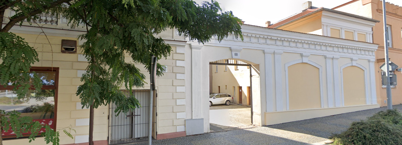 Husovo náměstí 38
